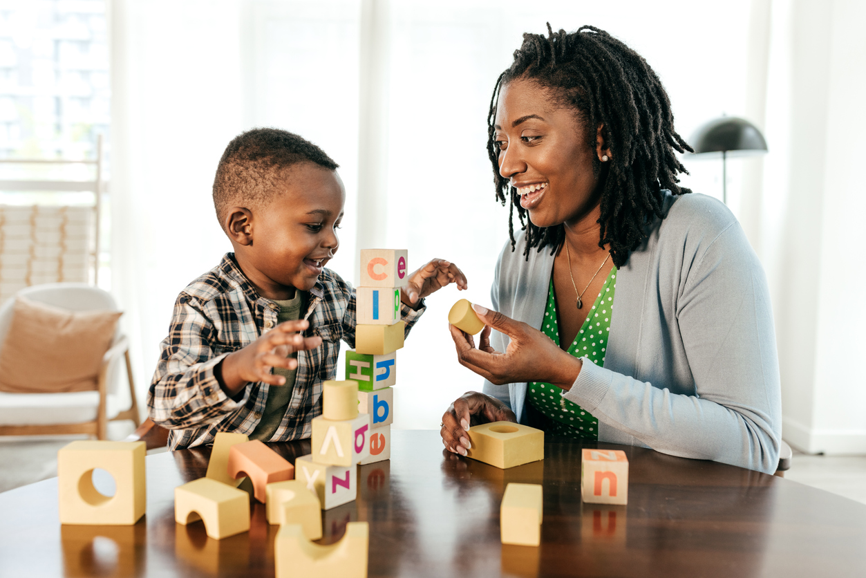 Nurturing Creativity and Building Strong Bonds: A Guide to Creative Play, Learning, and Work-Life Balance for Busy Parents